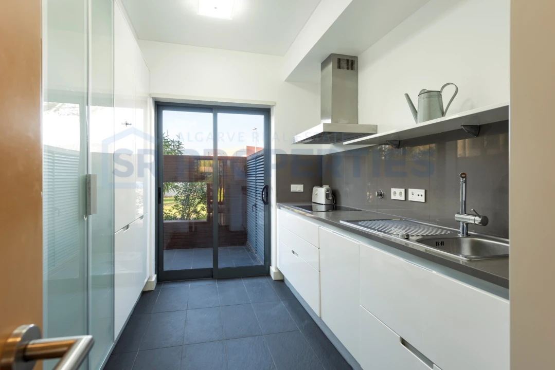 Apartamento T1 para Venda em Quarteira Foto 12