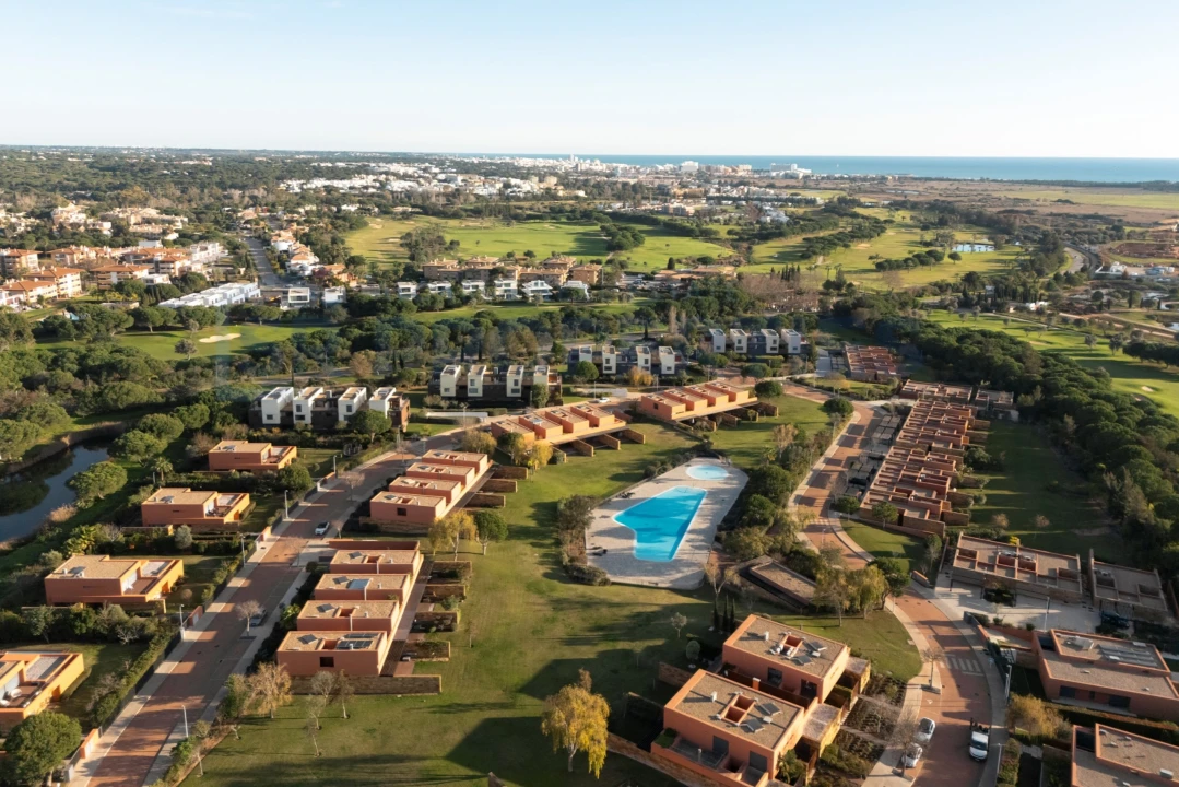 Apartamento T1 para Venda em Quarteira Foto 2