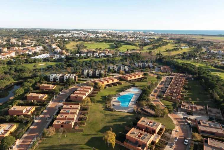 Apartamento T1 para Venda em Quarteira Foto 2