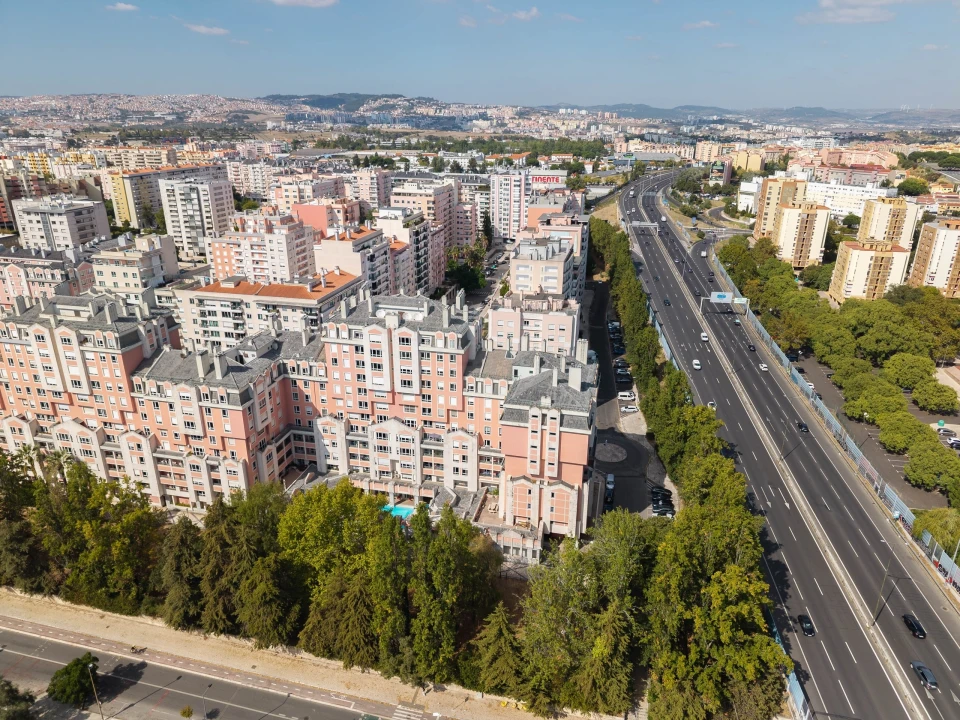 Apartamento T4 para Venda em Carnide Foto 27