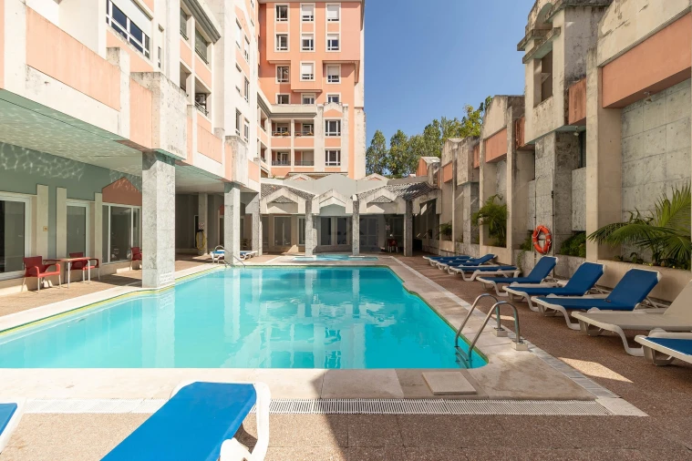 Apartamento T4 para Venda em Carnide Foto 2