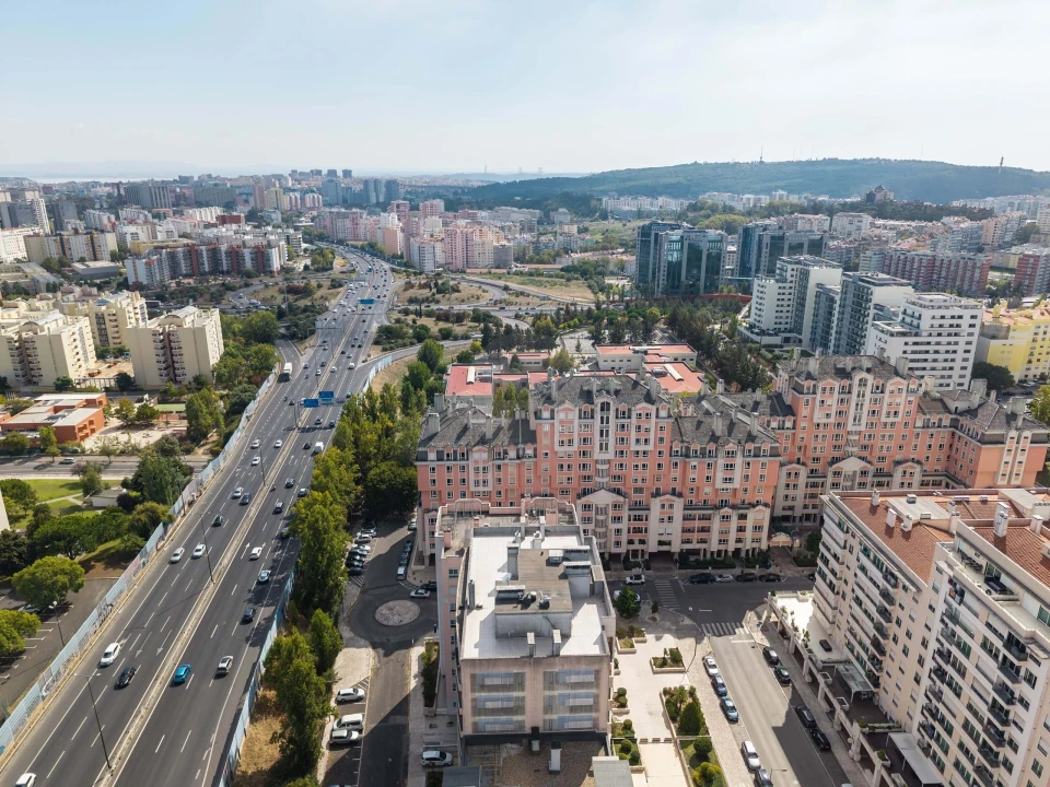 Apartamento T4 para Venda em Carnide Foto 25