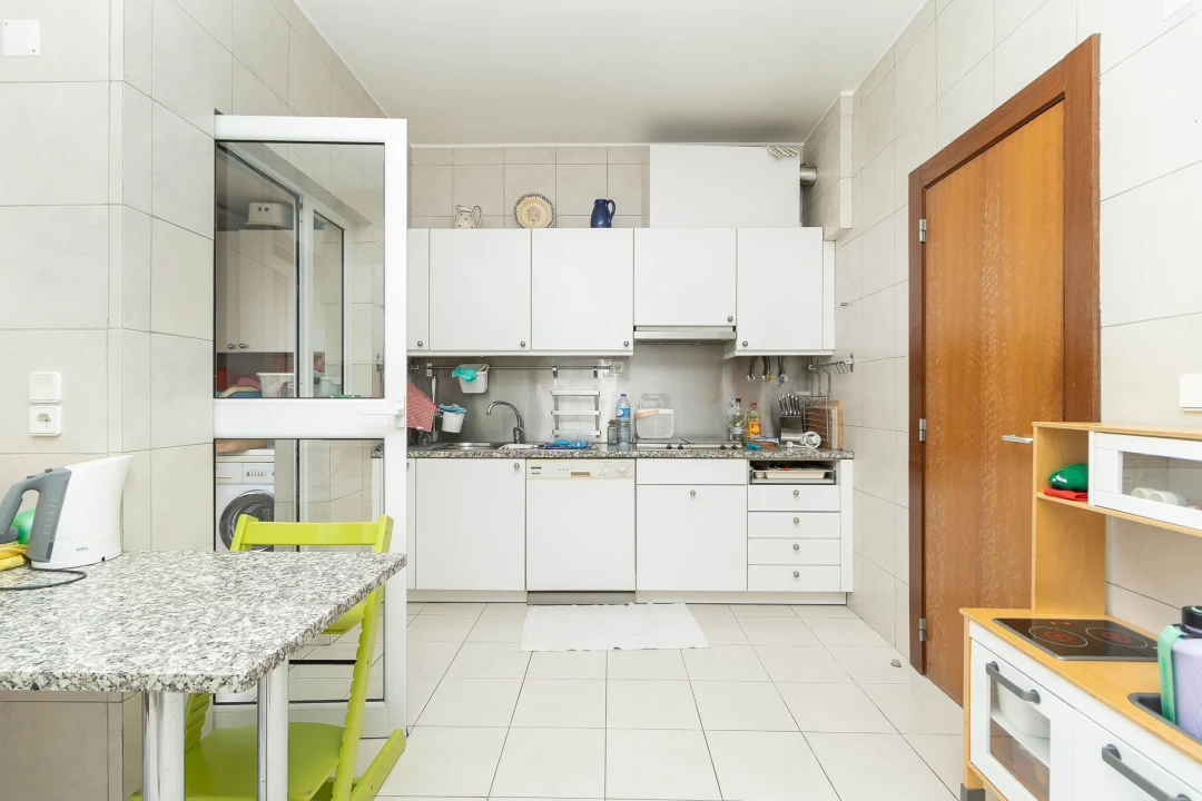 Apartamento T4 para Venda em Carnide Foto 6