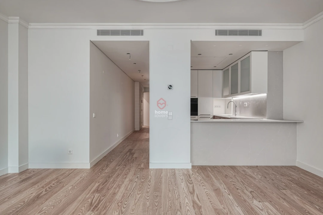 Apartamento T1 para Venda em Avenidas Novas Foto 3