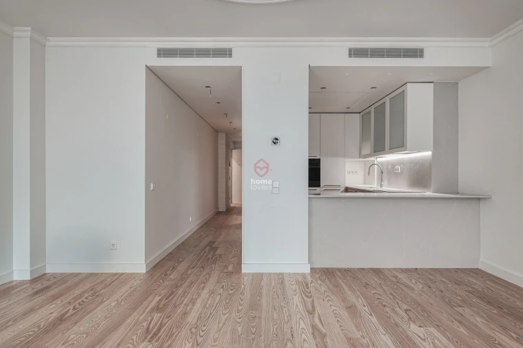 Apartamento T1 para Venda em Avenidas Novas Foto 3