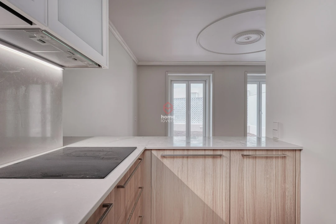 Apartamento T1 para Venda em Avenidas Novas Foto 6
