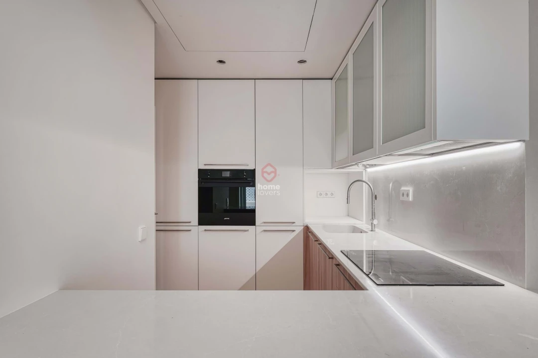 Apartamento T1 para Venda em Avenidas Novas Foto 7