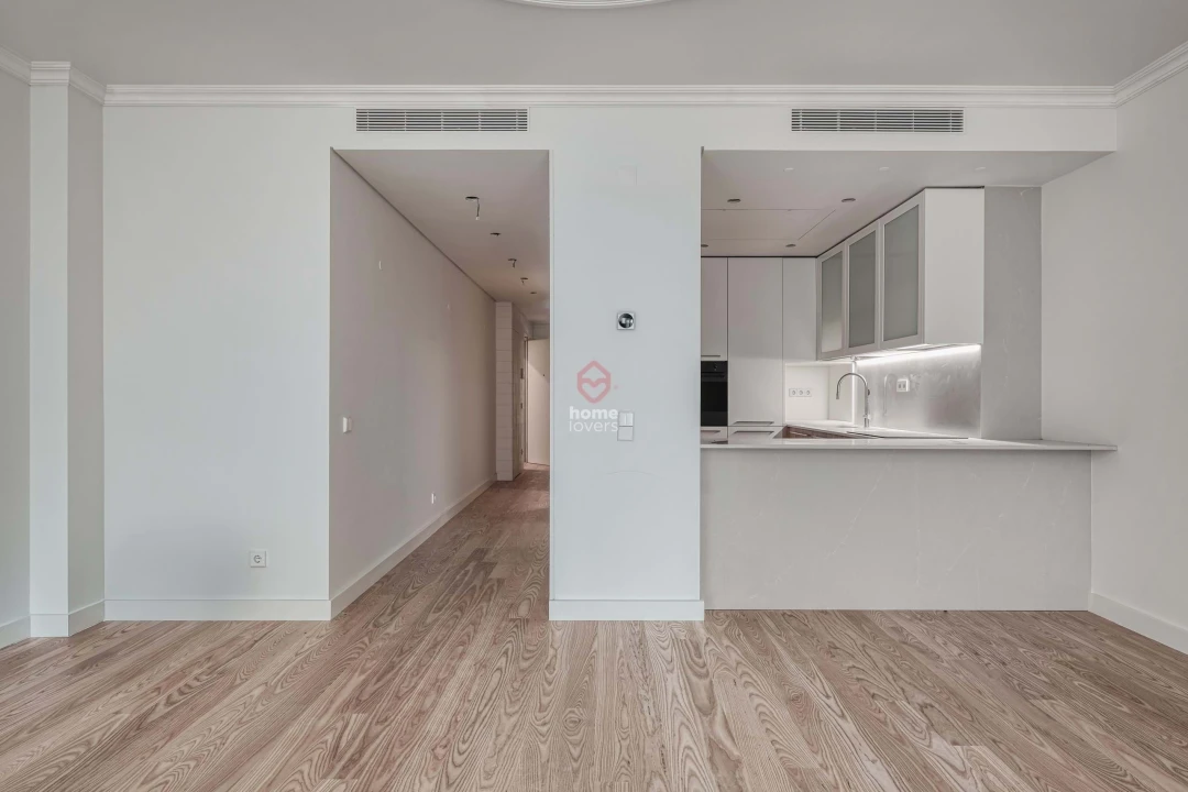 Apartamento T1 para Venda em Avenidas Novas Foto 1
