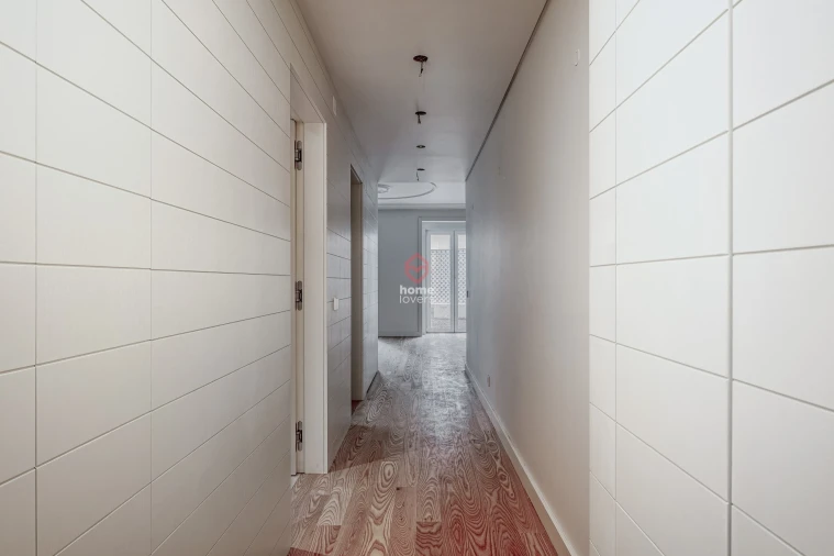 Apartamento T1 para Venda em Avenidas Novas Foto 9