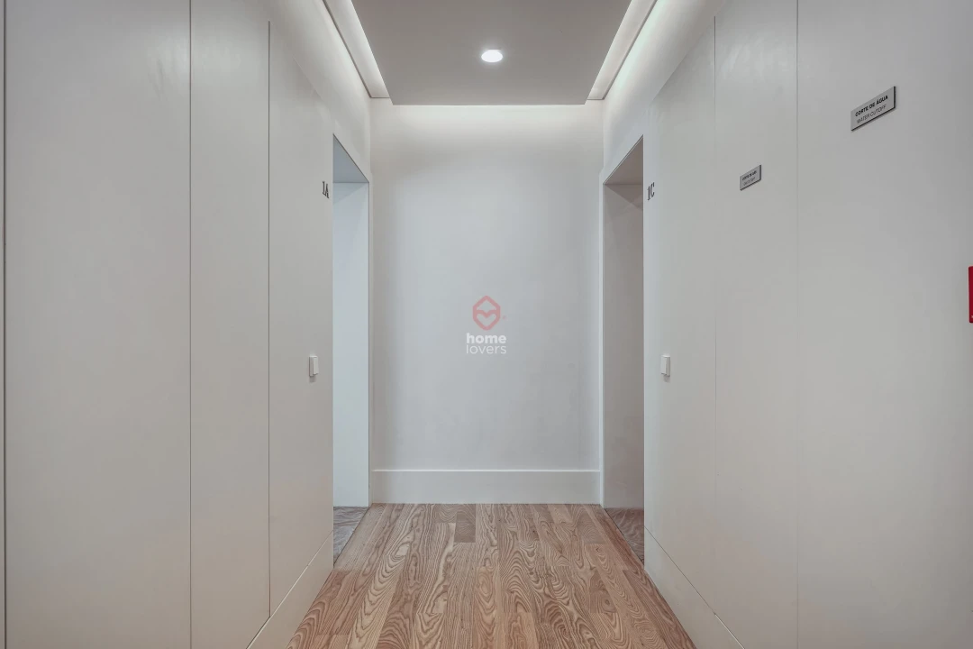 Apartamento T1 para Venda em Avenidas Novas Foto 7