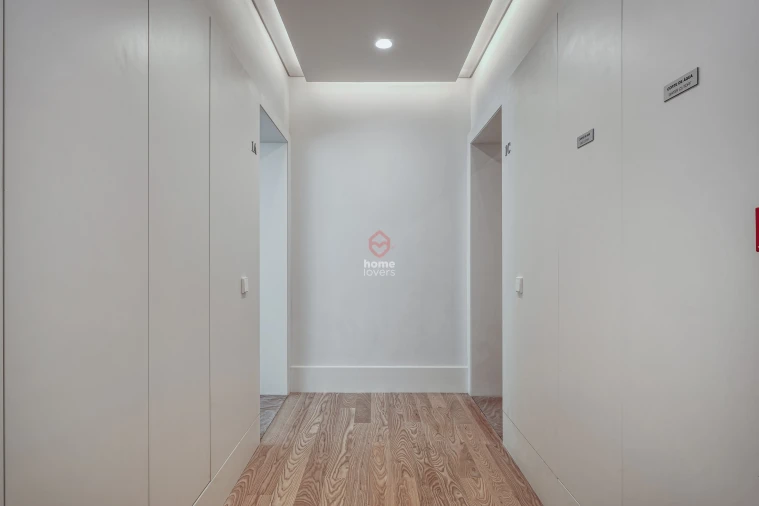 Apartamento T1 para Venda em Avenidas Novas Foto 7