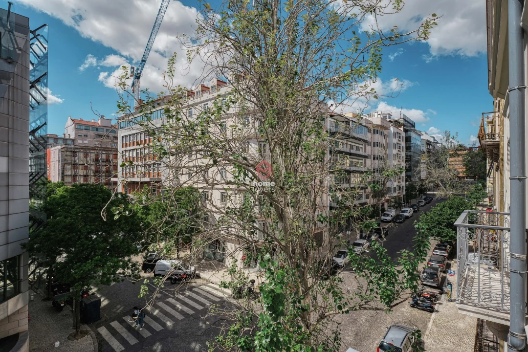 Apartamento T2 para Venda em Avenidas Novas Foto 6