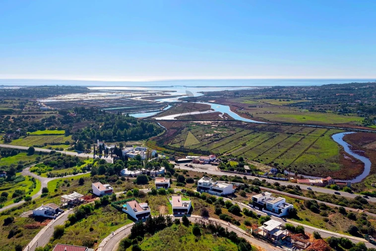 Moradia T3 para Venda em Mexilhoeira Grande Foto 62