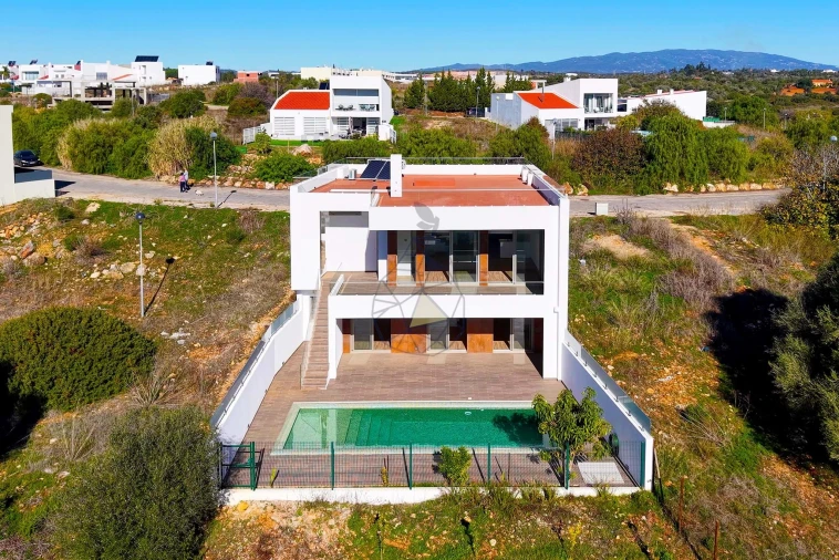 Moradia T3 para Venda em Mexilhoeira Grande Foto 60