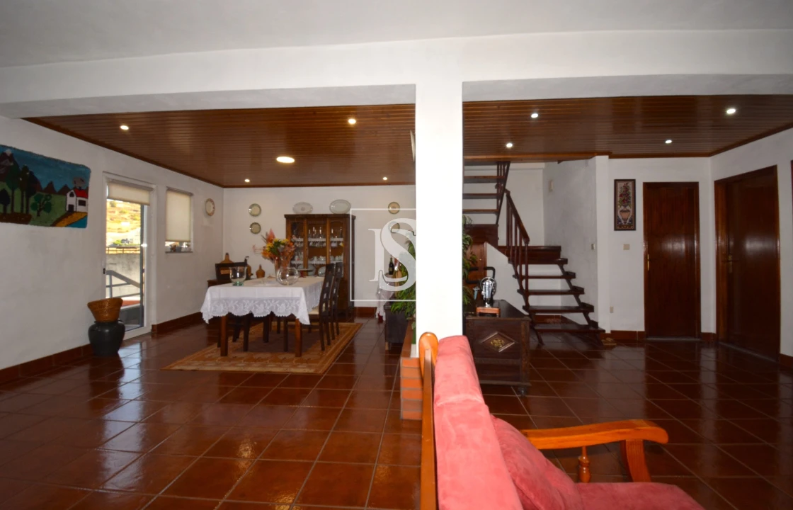 Moradia T3 para Venda em Samil Foto 23