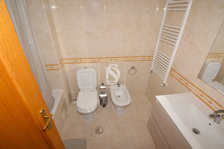 Apartamento T3 para Venda em Sé, Santa Maria e Meixedo Foto 10