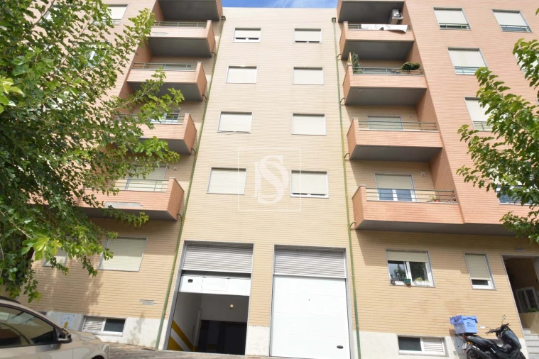 Apartamento T3 para Venda em Sé, Santa Maria e Meixedo Foto 19