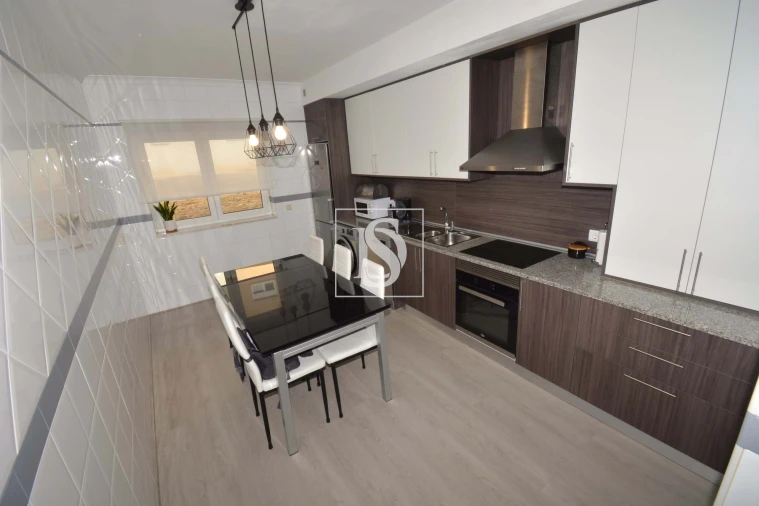 Apartamento T3 para Venda em Sé, Santa Maria e Meixedo Foto 5