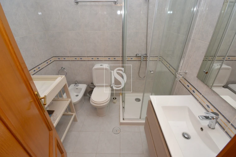 Apartamento T3 para Venda em Sé, Santa Maria e Meixedo Foto 15