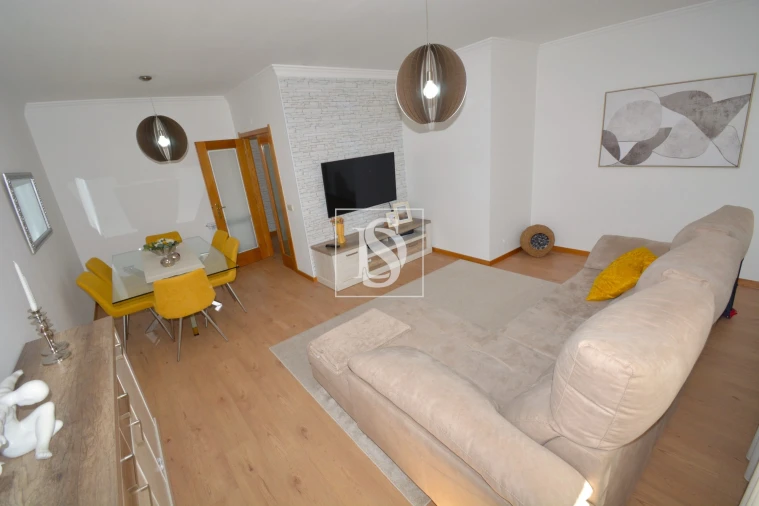 Apartamento T3 para Venda em Sé, Santa Maria e Meixedo Foto 3