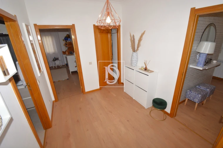 Apartamento T3 para Venda em Sé, Santa Maria e Meixedo Foto 7