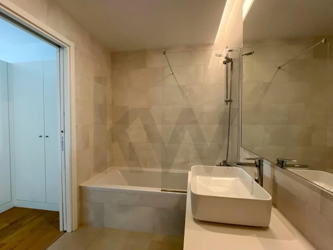 Apartamento T2 para Venda em Faro (Sé e São Pedro) Foto 32