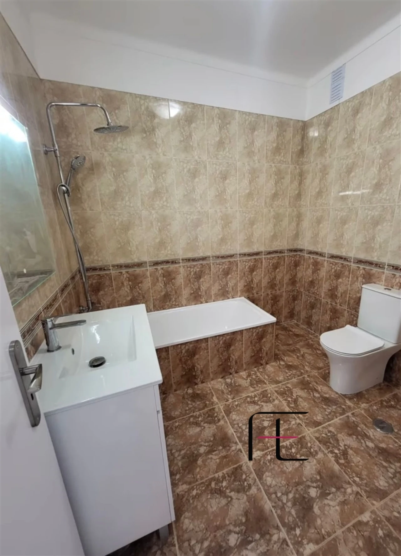 Apartamento T2 para Venda em Seixal, Arrentela e Aldeia de Paio Pires Foto 11