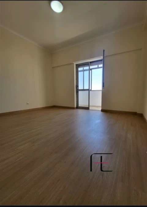 Apartamento T2 para Venda em Seixal, Arrentela e Aldeia de Paio Pires