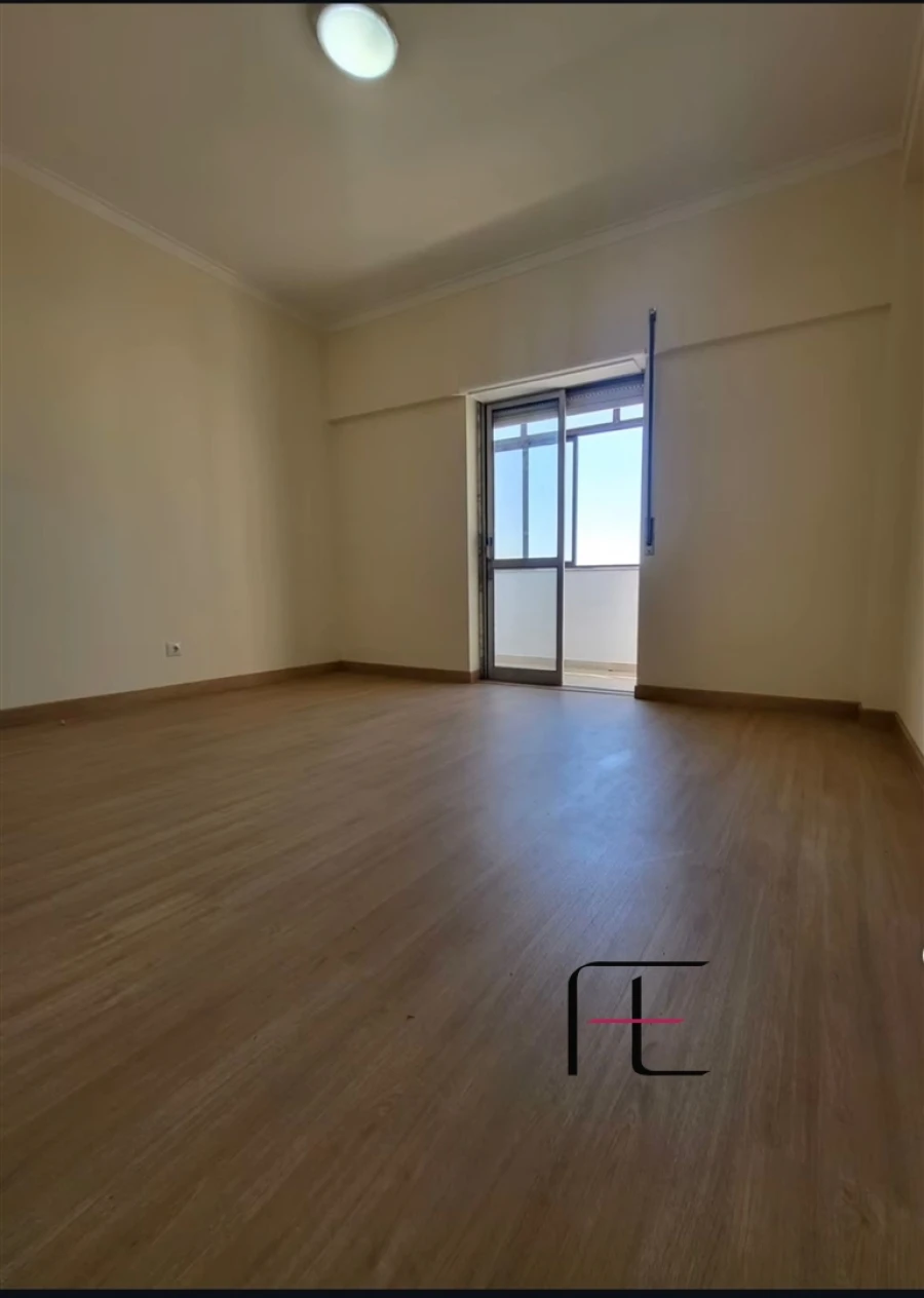 Apartamento T2 para Venda em Seixal, Arrentela e Aldeia de Paio Pires Foto 9