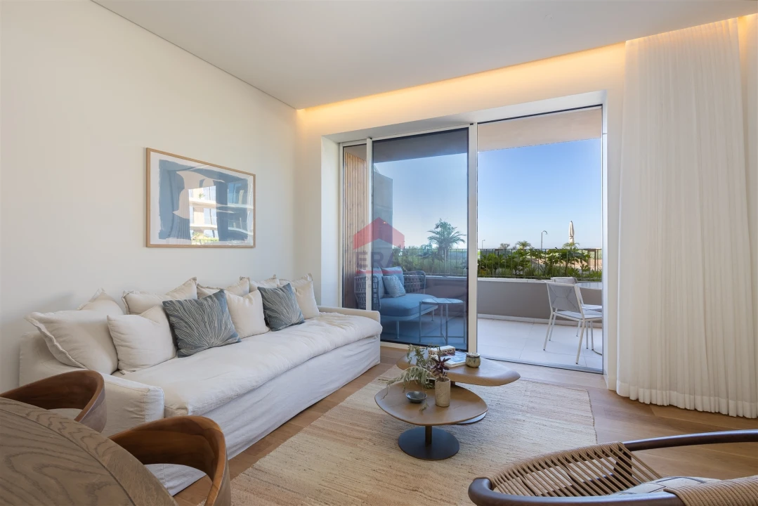 Apartamento T0 para Venda em Quarteira Foto 5