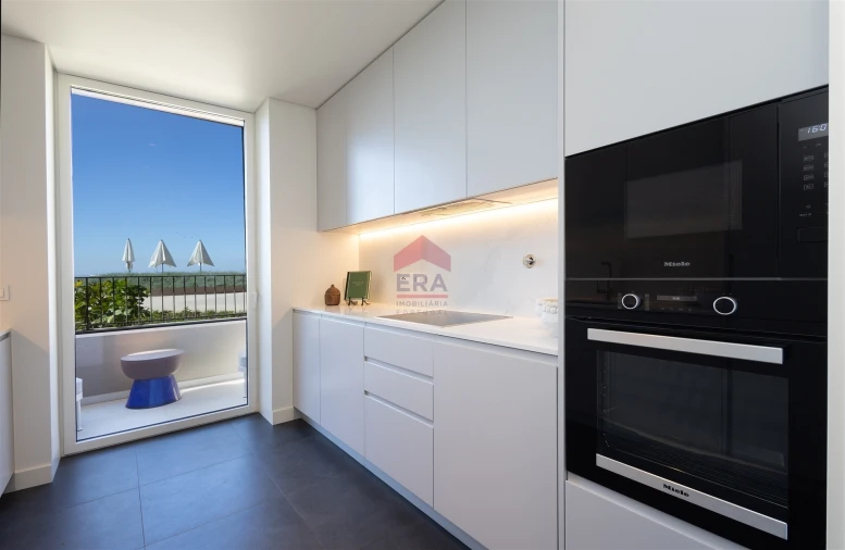 Apartamento T0 para Venda em Quarteira Foto 7