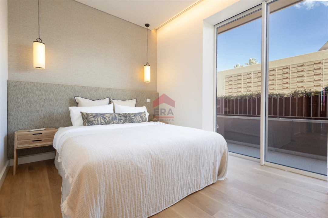 Apartamento T0 para Venda em Quarteira Foto 9