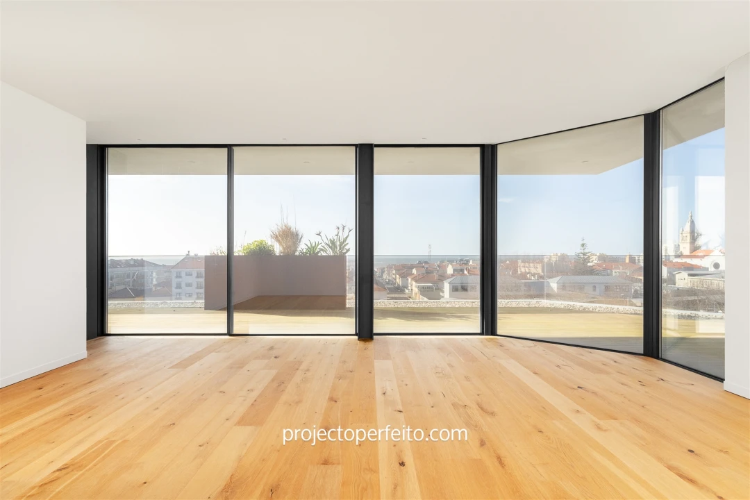 Apartamento T4 para Venda em Espinho Foto 2