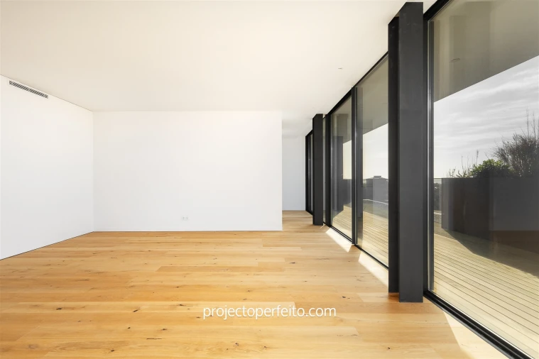 Apartamento T4 para Venda em Espinho Foto 7