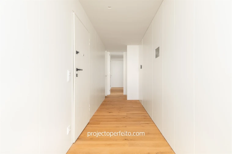 Apartamento T4 para Venda em Espinho Foto 9