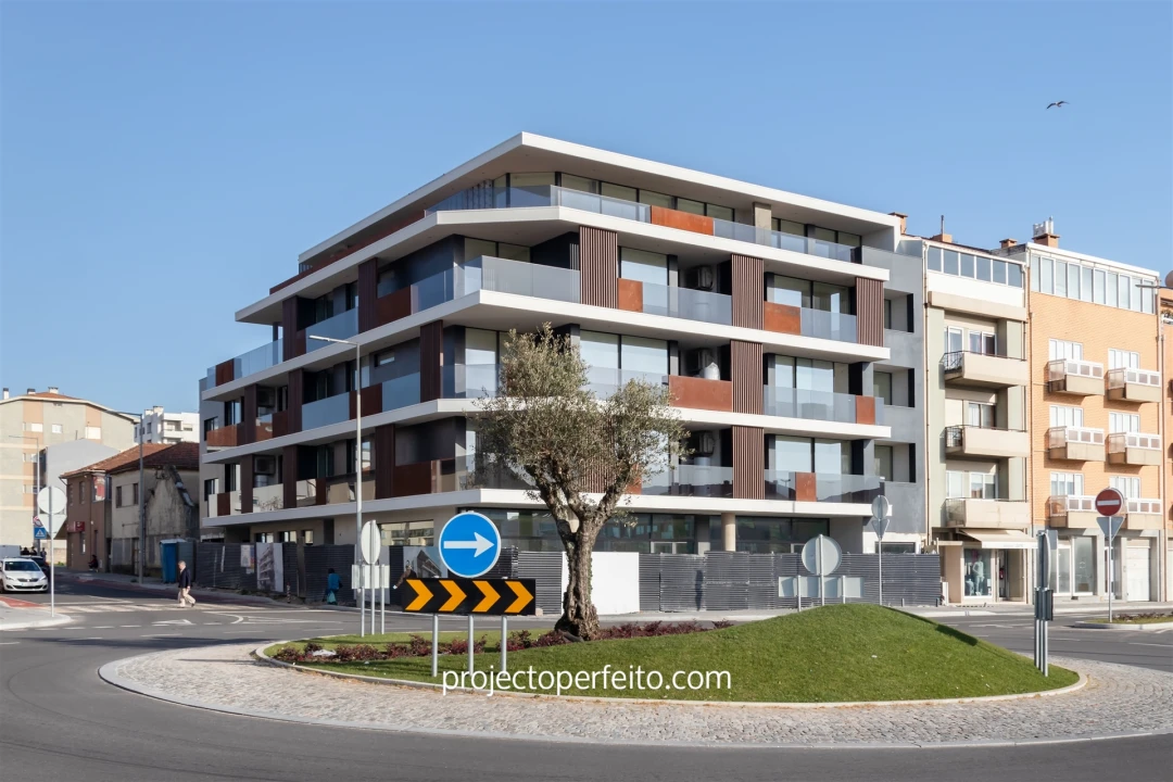 Apartamento T4 para Venda em Espinho Foto 1