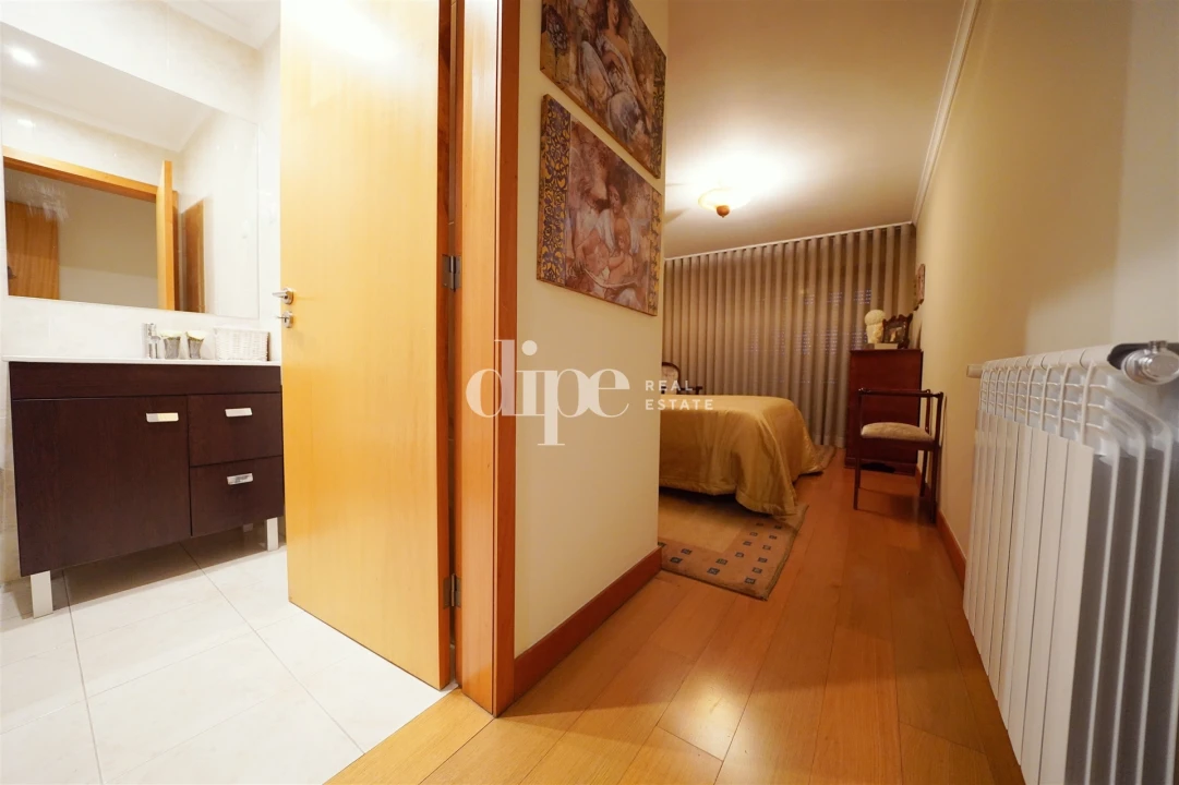 Apartamento T3 para Arrendamento em Creixomil Foto 13