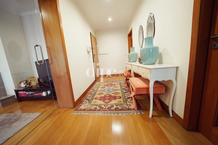 Apartamento T3 para Arrendamento em Creixomil Foto 16