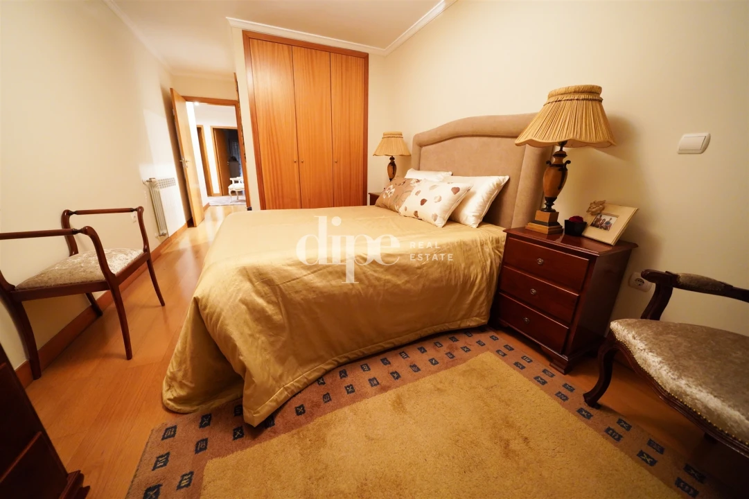 Apartamento T3 para Arrendamento em Creixomil Foto 12