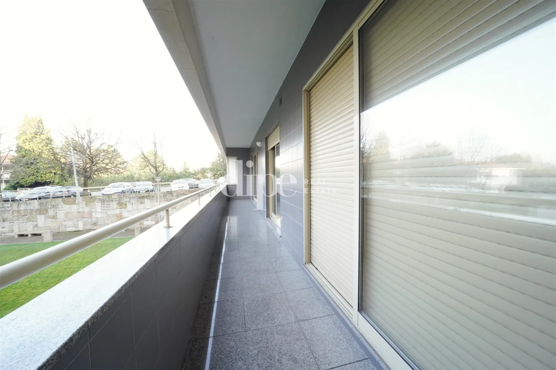 Apartamento T3 para Arrendamento em Creixomil Foto 20