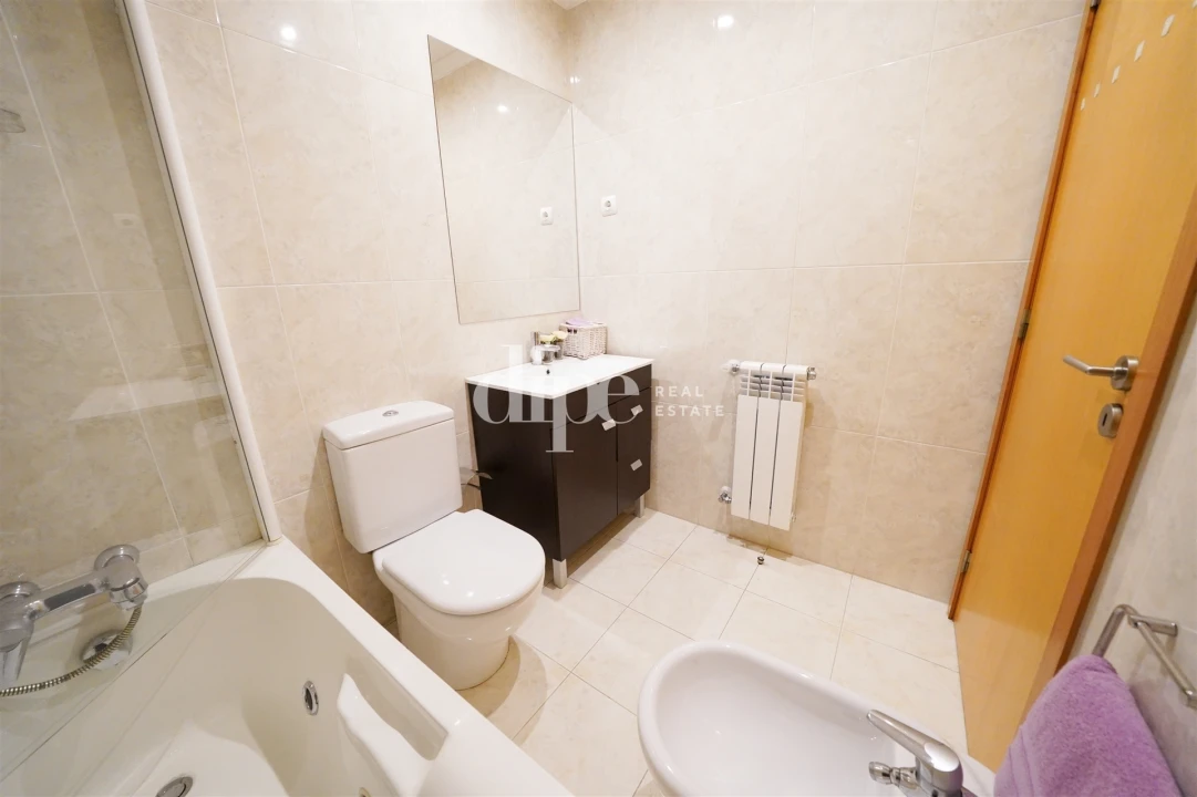 Apartamento T3 para Arrendamento em Creixomil Foto 10