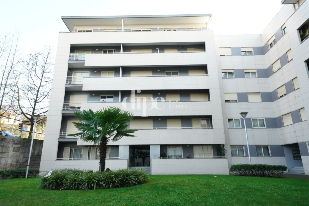 Apartamento T3 para Arrendamento em Creixomil Foto 23