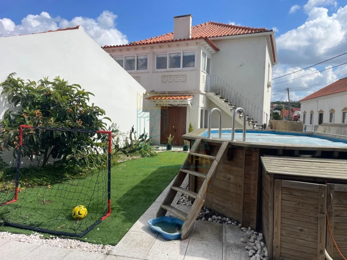 Moradia T2 para Arrendamento em Olho Marinho Foto 2