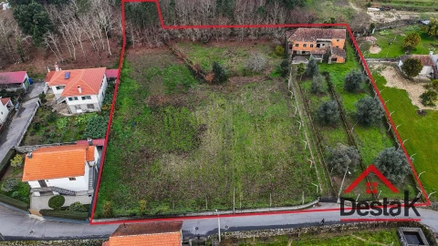 Quinta T0 para Venda em Santa Cruz da Trapa e São Cristóvão de Lafões