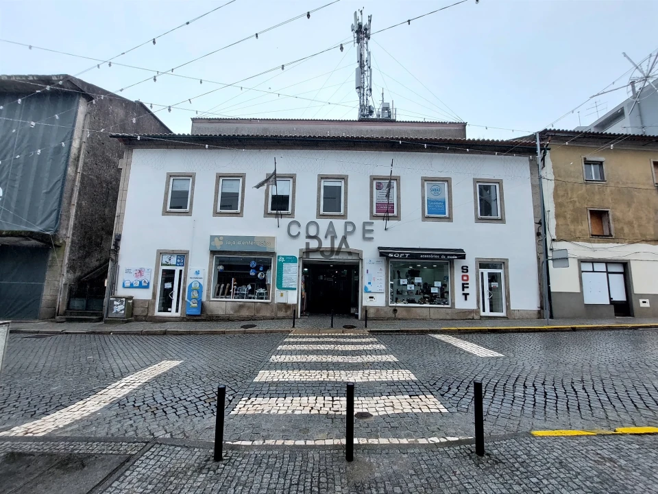 Loja para Arrendamento em Mangualde, Mesquitela e Cunha Alta Foto 1