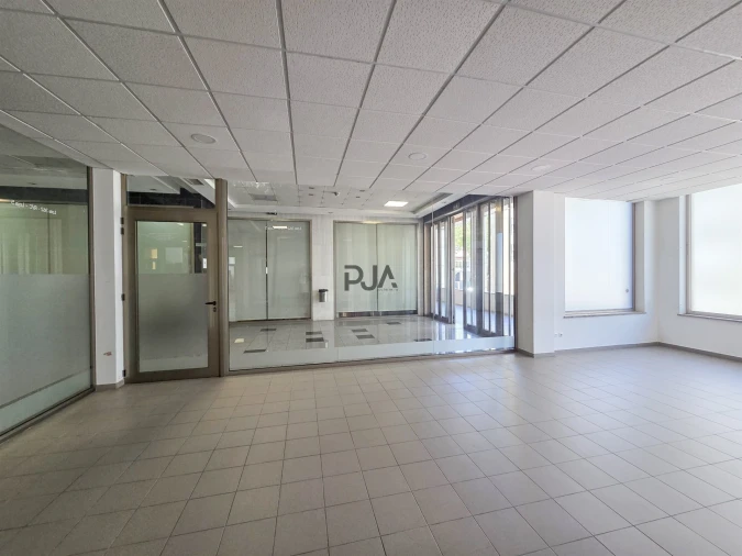 Loja para Arrendamento em Viseu Foto 1