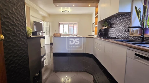 Moradia T4 para Venda em Guarda