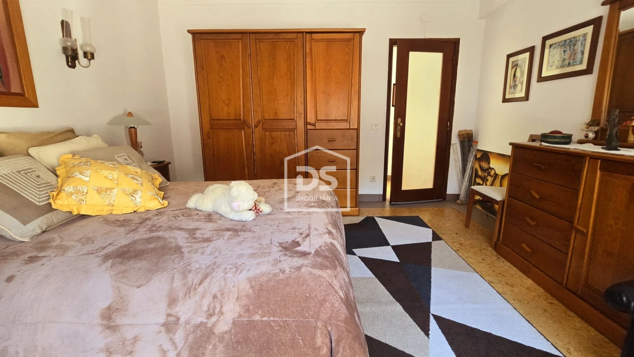 Moradia T4 para Venda em Guarda Foto 30
