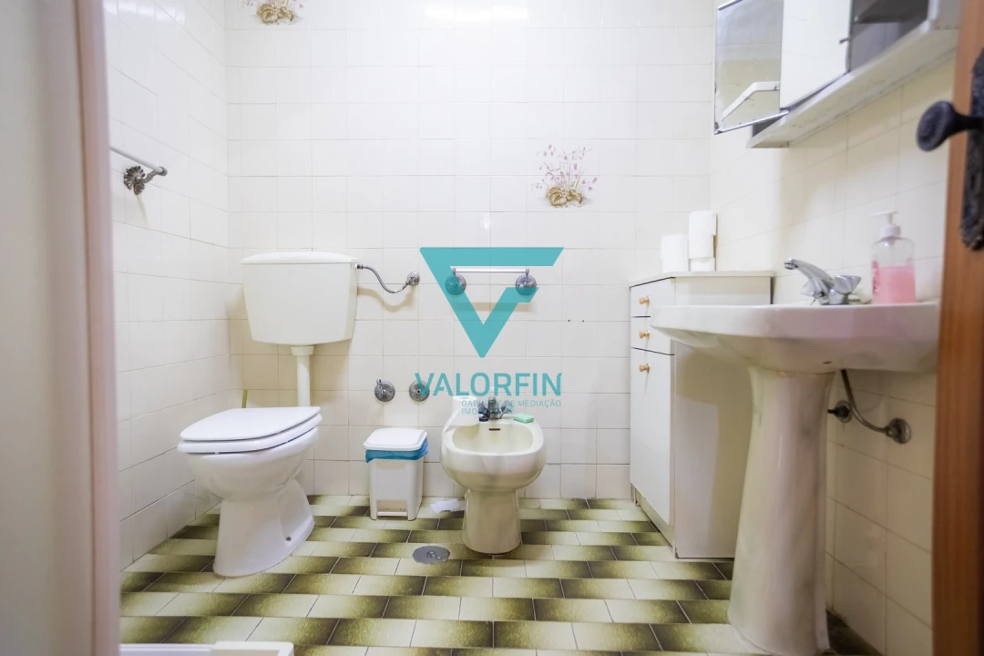 Moradia T4 para Venda em Vila Facaia Foto 14