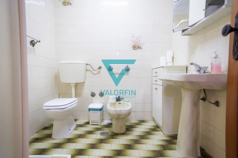 Moradia T4 para Venda em Vila Facaia Foto 14